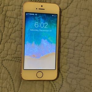 Pink iPhone SE mint working condition